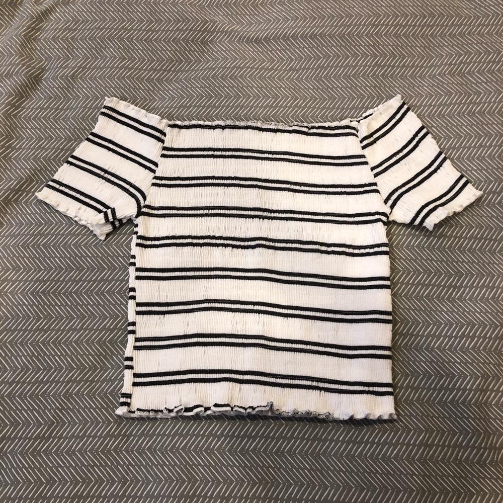 🔵 $7 ROMWE Off The Shoulder Shirt